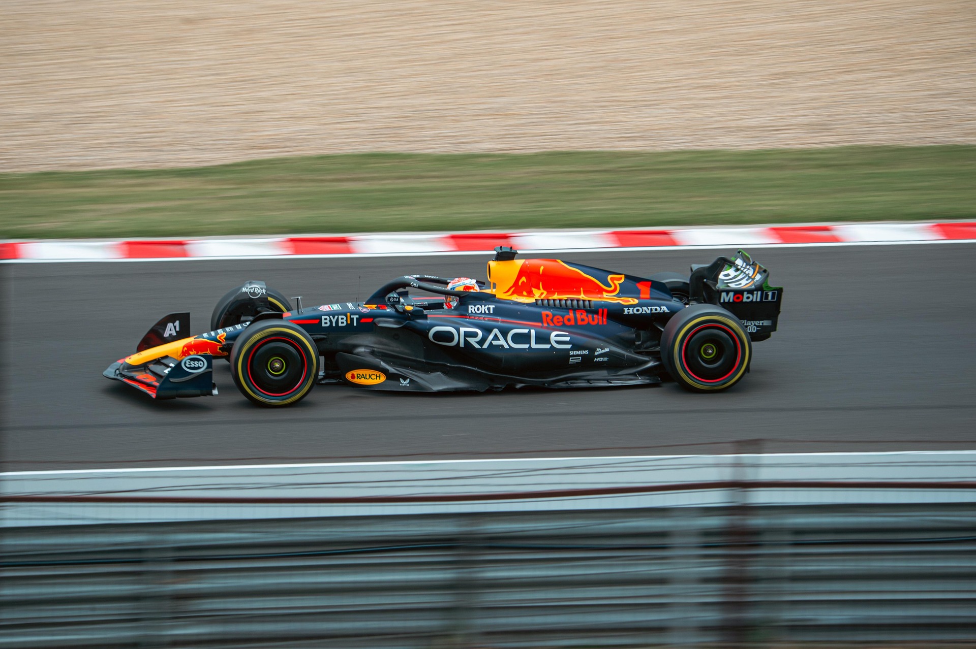 F1TRACK Banner